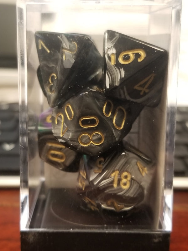 CHX 27498 7-Dice Set Lustrous w/ gold Numbers Dice Set Chessex