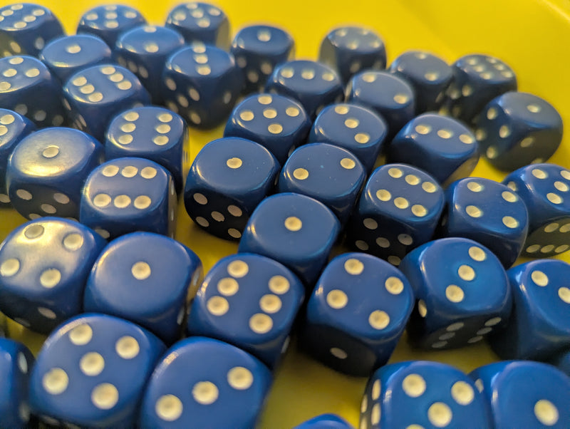 Chessex Opaque 12 mm d6 avec pips Dice Blocks (36 Dice) – Bleu poussiéreux W /Or Chessex Opaque 12 mm d6 avec pips Dice Blocks (36 Dice) – Bleu poussiéreux W /Or