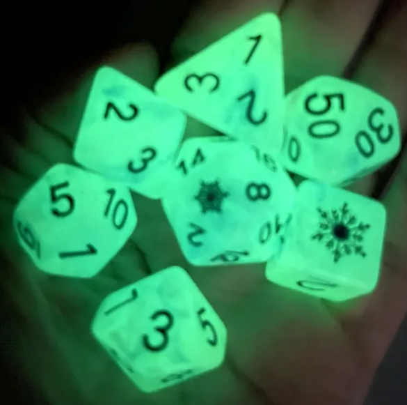 Lake Blue Blizzard's Embrace: Snowflake D&D 7-Dice Set w/Snowflake Emb
