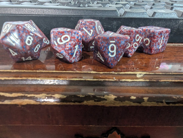 Chessex POD Set : Red & Blue with White numbers 7-Dice Set