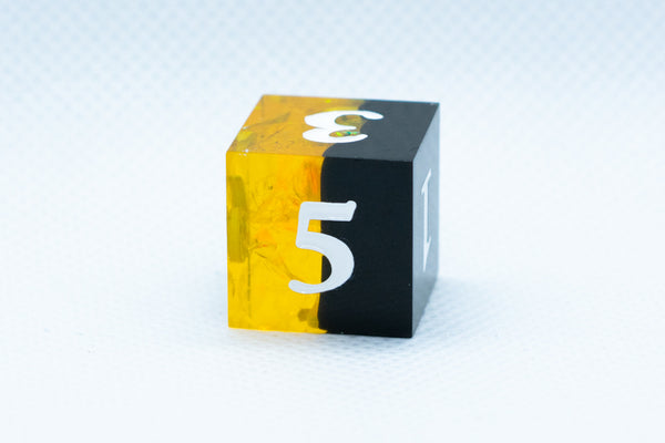 Infection Sharp Edge Resin d6/d20-Dice (Black & Yellow w/White Numbers) [subtle imperfection]