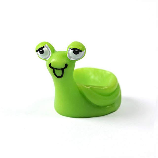 Green Snail d20 Stand: Small Plastic Novelty Item for Dice Lovers Desks